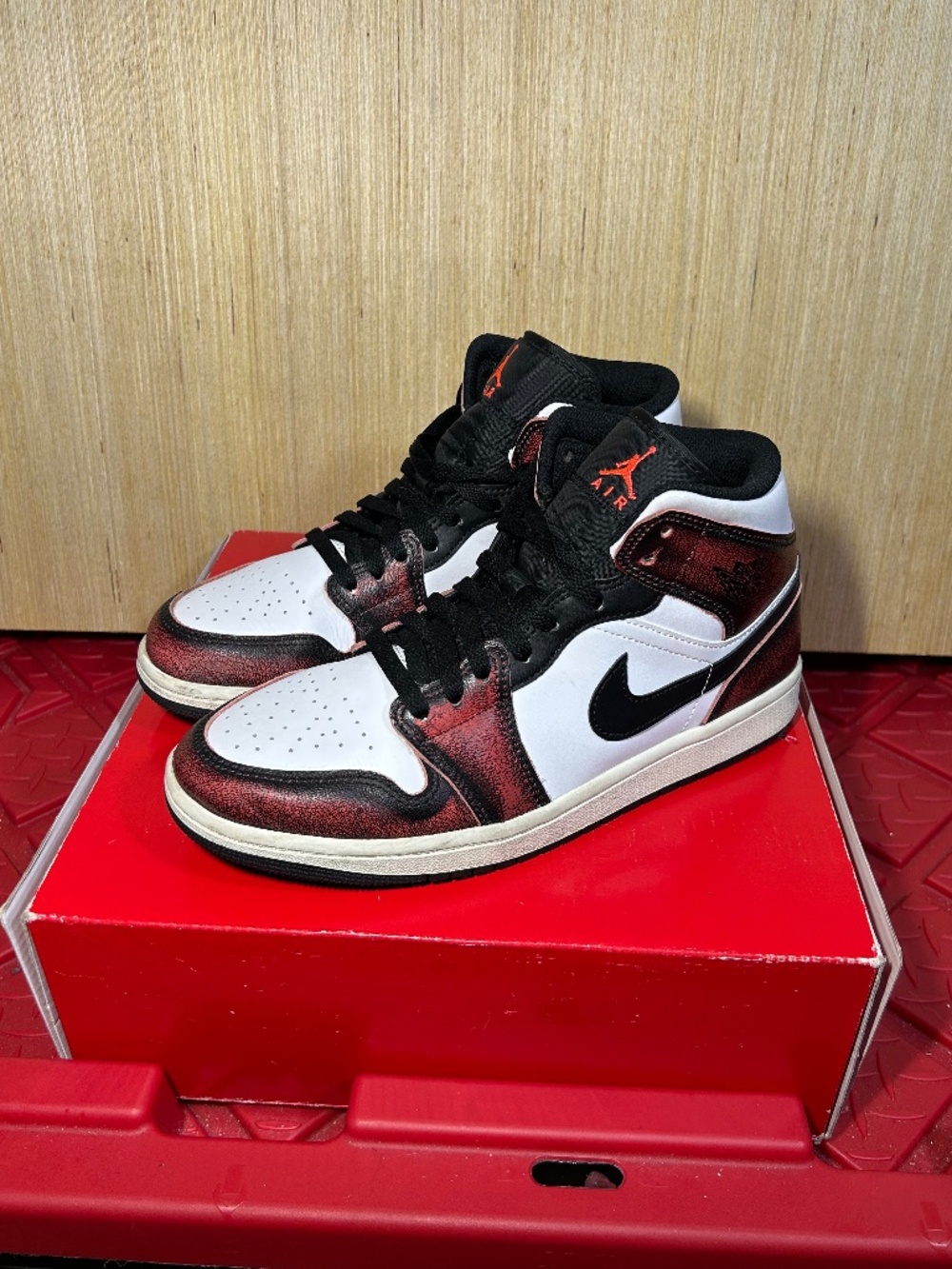 Nike Air Jordan 1 Mid “Wear-Away Chicago” (DV9565-006) Mens Size 8.5